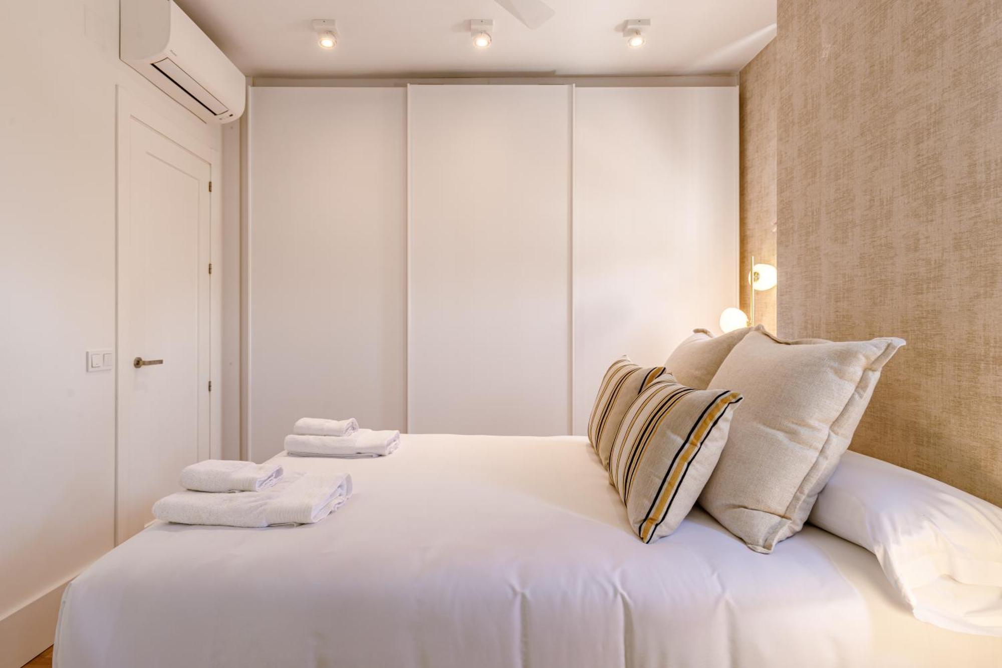 Six Apartments By Caleta Homes Málaga Exterior foto